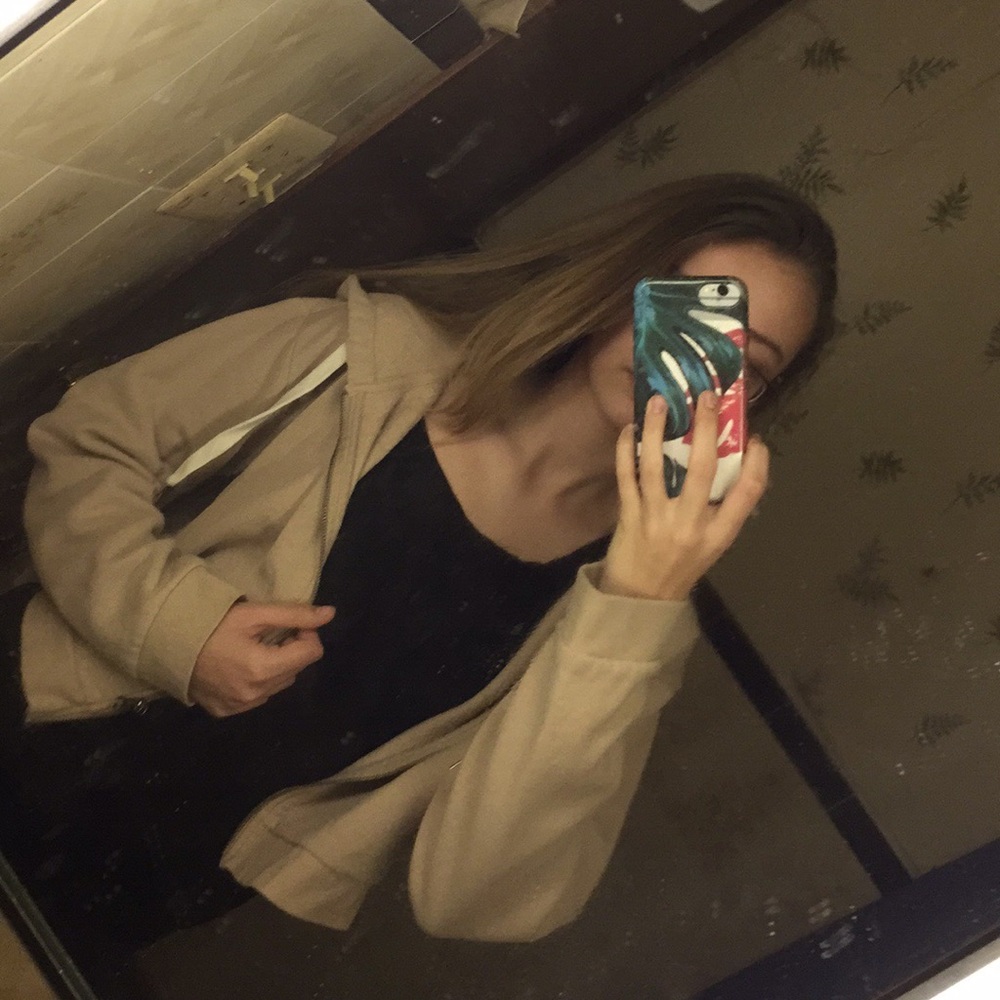Don’t buy trading!!!  Taupe sweatshirt